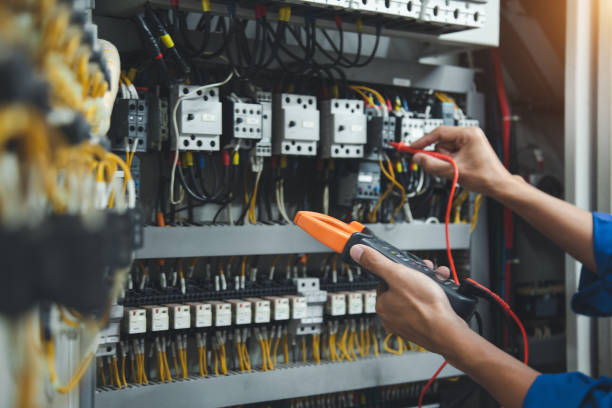 Best Affordable Emergency Electrician  in Saylorville, IA